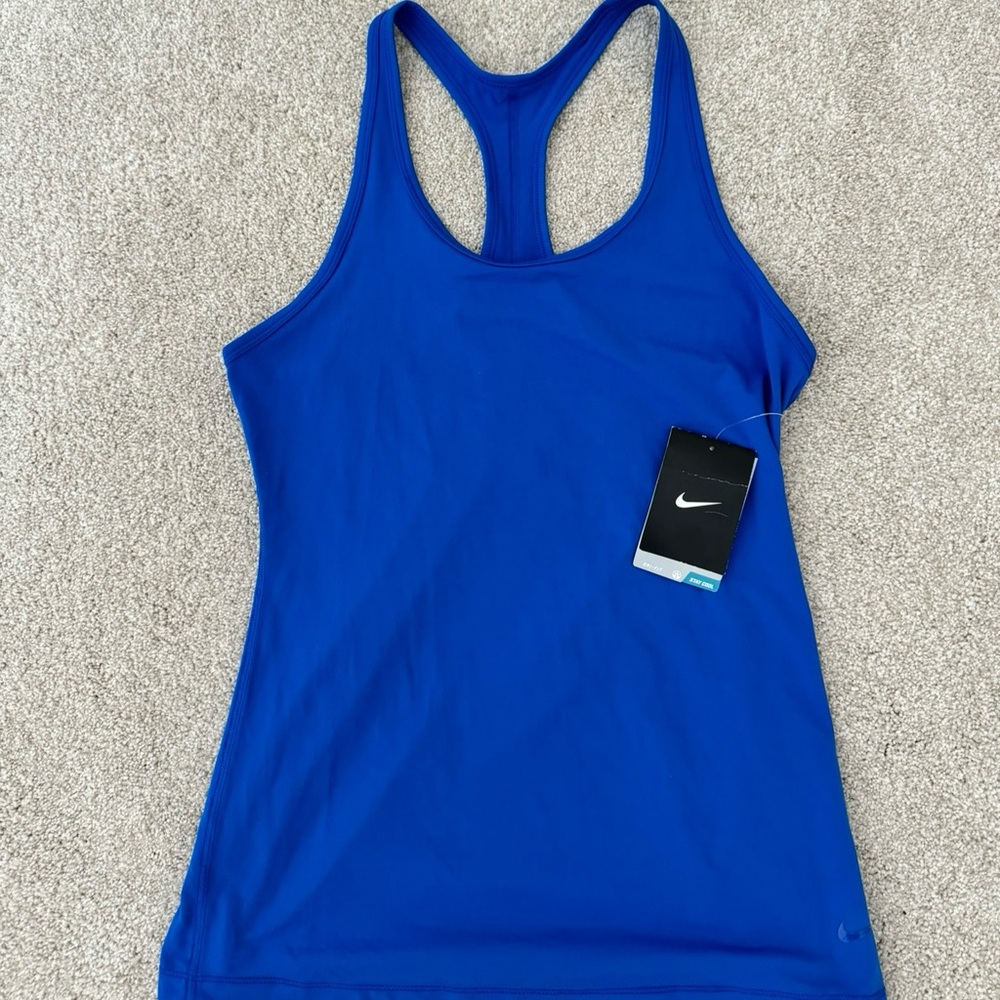 NWT Nike Size M